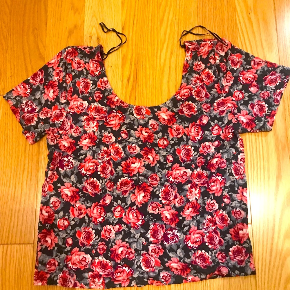 Crop top with floral print
